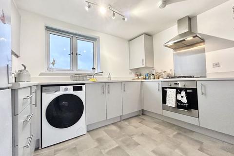 1 bedroom apartment for sale, Pantheon Drive, Thorn