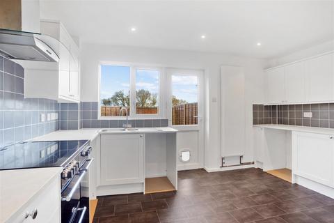 undefined, Linnet Close, Petersfield