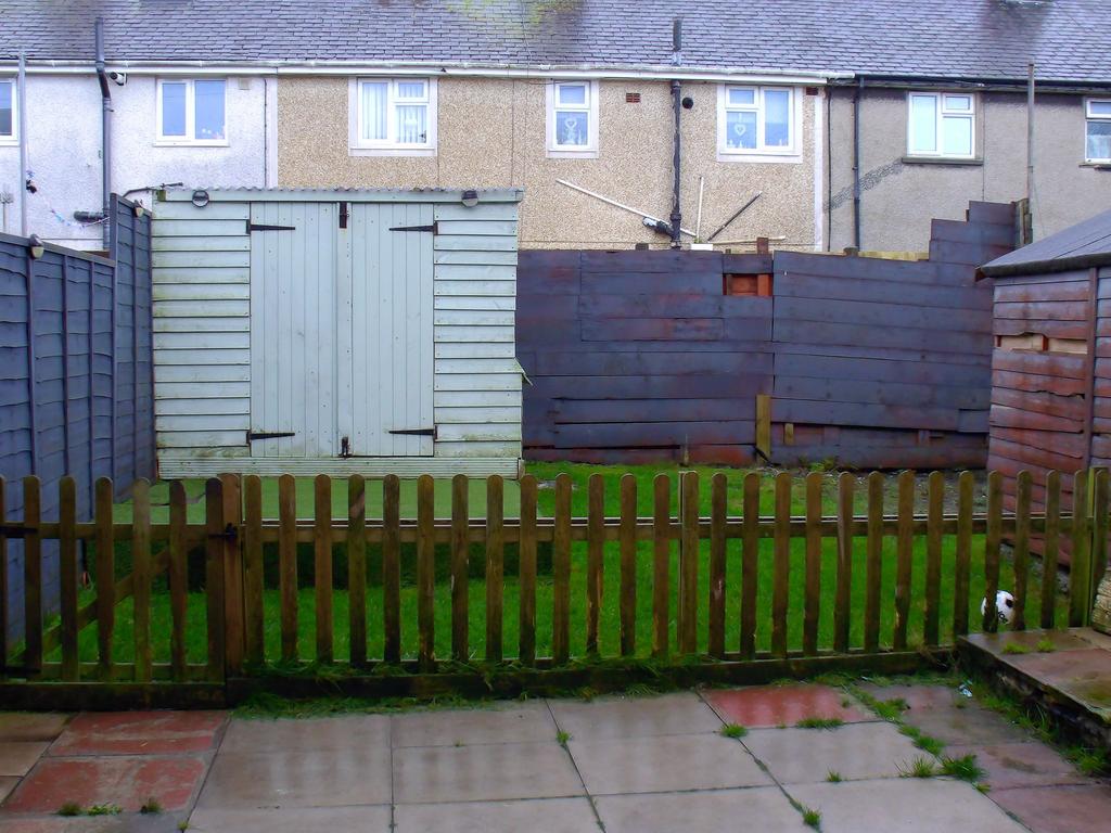 Photograph 11