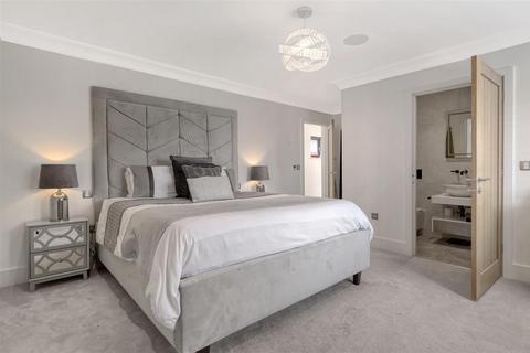 5 bedroom detached house for sale, Spital Road, Maldon