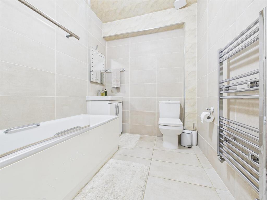 CAM05080 G0-PR0228-STILL006.jpg