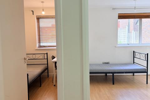 2 bedroom apartment to rent, St. Mary Le Park Court, Parkgate Road, Battersea, London, SW11