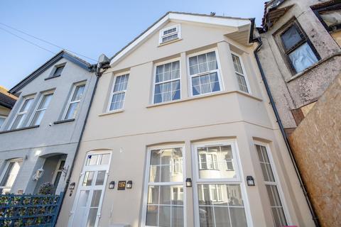 Brightwell Avenue, Westcliff-on-sea, SS0