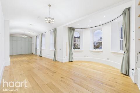 4 bedroom townhouse for sale, Medland Drive, Bracebridge Heath