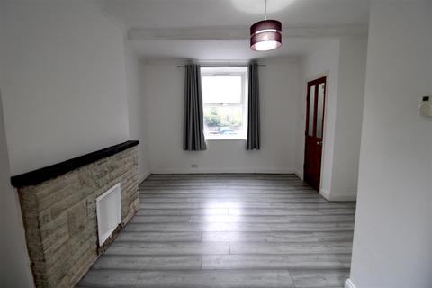 2 bedroom terraced house to rent, Yates Lane, Huddersfield HD3