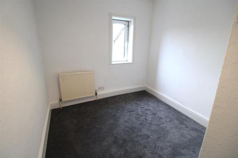 2 bedroom terraced house to rent, Yates Lane, Huddersfield HD3