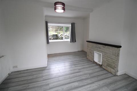 2 bedroom terraced house to rent, Yates Lane, Huddersfield HD3