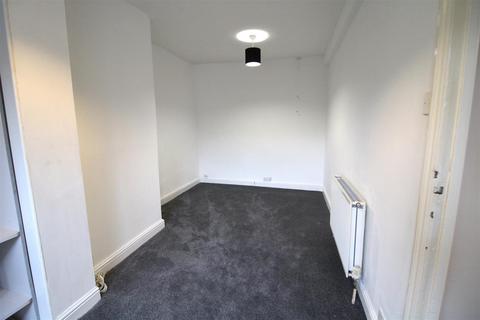 2 bedroom terraced house to rent, Yates Lane, Huddersfield HD3