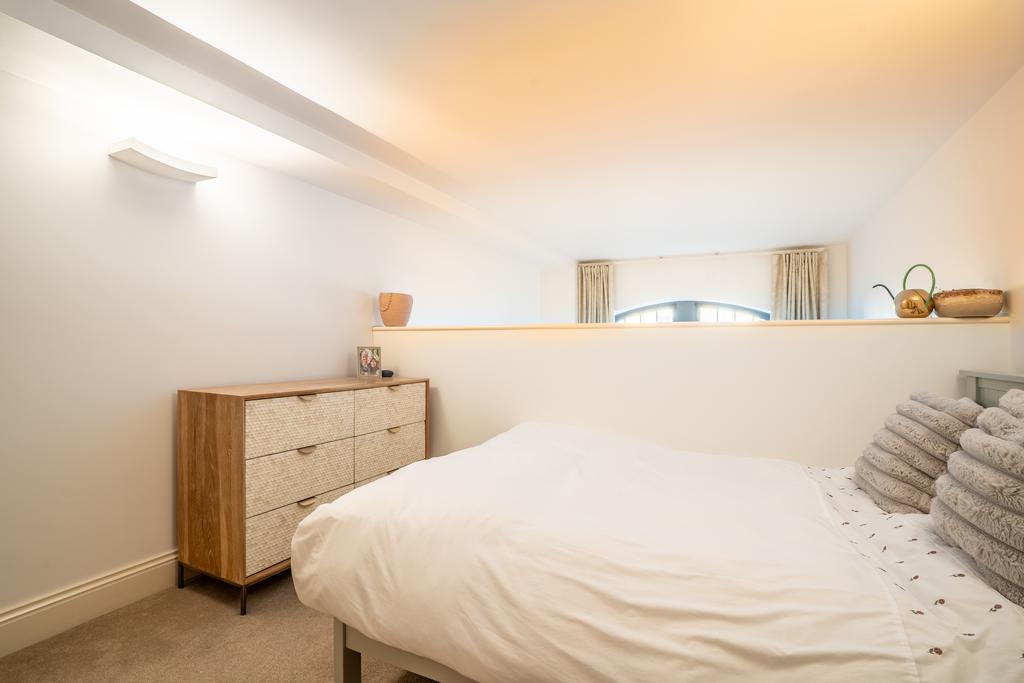 Flat24oldschoolhouse19
