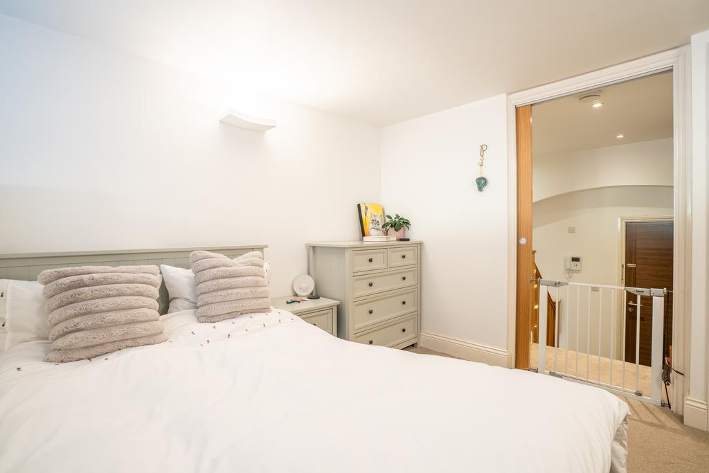 Flat24oldschoolhouse18