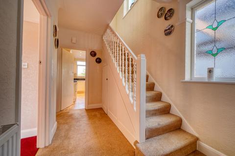 4 bedroom semi-detached house for sale, Mead Way, Bromley BR2
