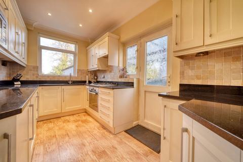 4 bedroom semi-detached house for sale, Mead Way, Bromley BR2