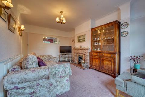 4 bedroom semi-detached house for sale, Mead Way, Bromley BR2