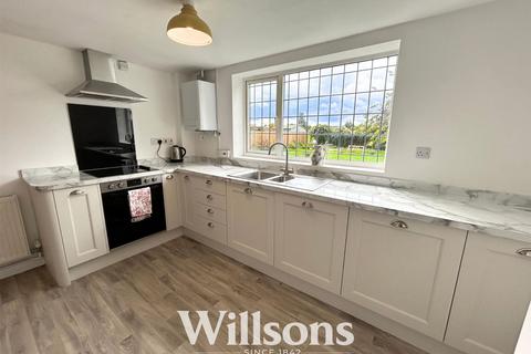 4 bedroom detached house to rent, Park Lane, Alford