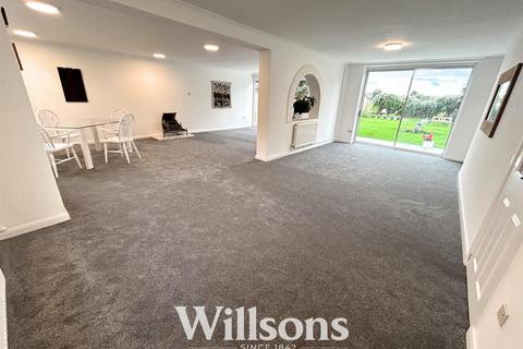 4 bedroom detached house to rent, Park Lane, Alford