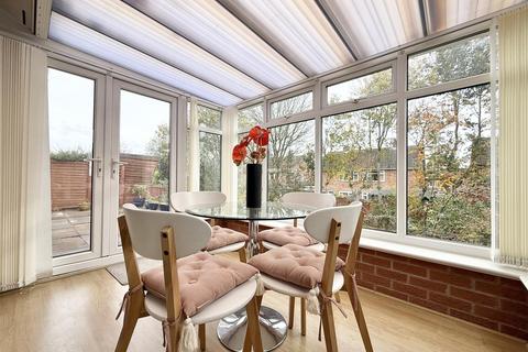 2 bedroom semi-detached bungalow for sale, Woodhouse Road, Leicester LE19