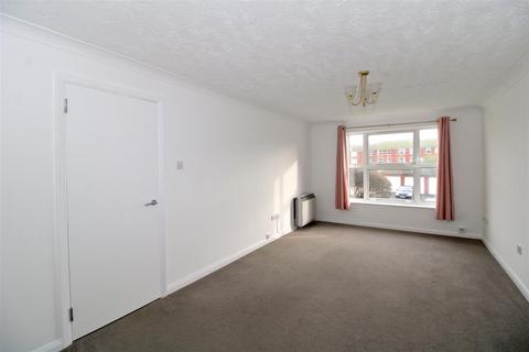 2 bedroom flat for sale, The Causeway, Seaford