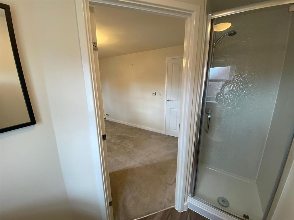 Ensuite Shower.jpeg