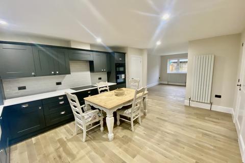 3 bedroom semi-detached house to rent, Hampton Mews, Havenstreet, Ryde, Isle of Wight