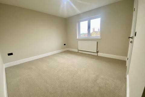 3 bedroom semi-detached house to rent, Hampton Mews, Havenstreet, Ryde, Isle of Wight