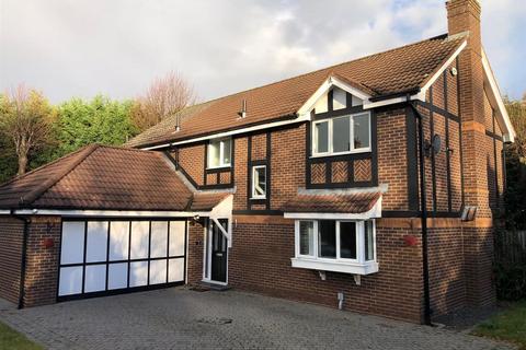 4 bedroom detached house to rent, Severn Close, Altrincham