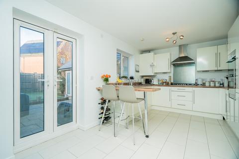 3 bedroom semi-detached house for sale, Fortuna Mead, Leighton Buzzard, LU7