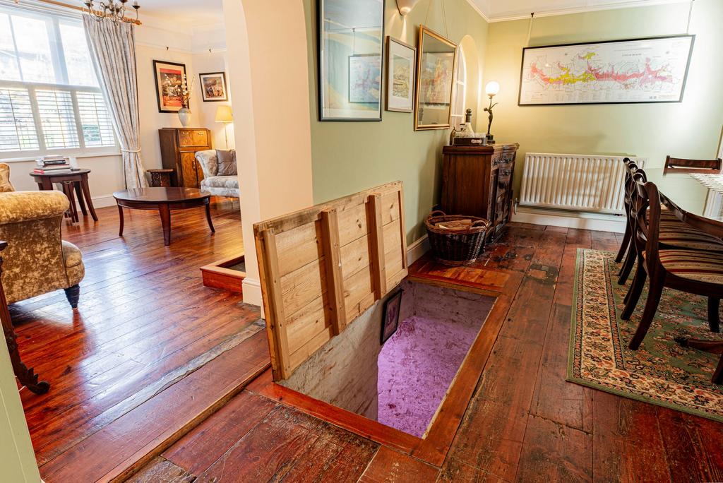 Dining Room (3)