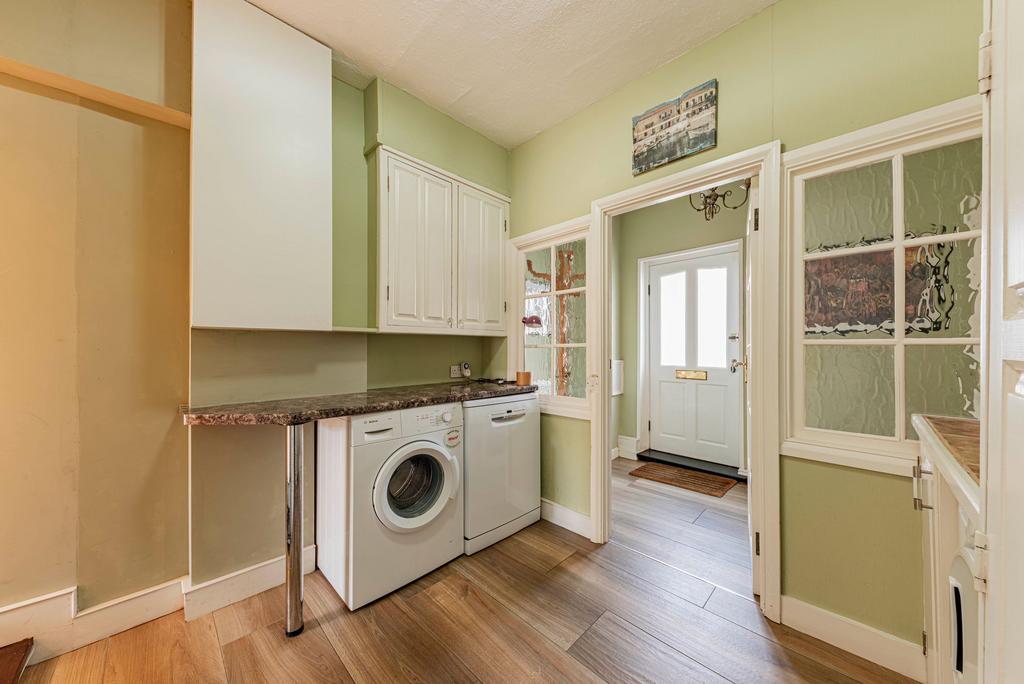 Utility Room (2)
