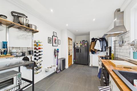 3 bedroom end of terrace house for sale, Garth Avenue, Perth PH1