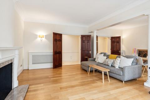 4 bedroom flat to rent, Campden Hill Court, Observatory Gardens, London, W8.