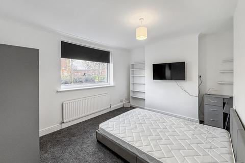 4 bedroom house of multiple occupation to rent, 25 Southwick Road at Sunderland, 25, Southwick Road SR5