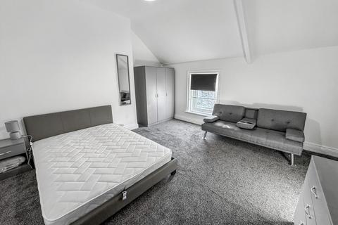 4 bedroom house of multiple occupation to rent, 25 Southwick Road at Sunderland, 25, Southwick Road SR5