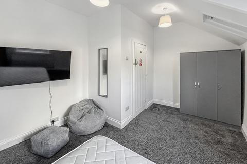 4 bedroom house of multiple occupation to rent, 25 Southwick Road at Sunderland, 25, Southwick Road SR5