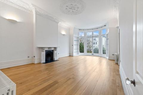 2 bedroom flat to rent, Belsize Square, Belsize Park NW3