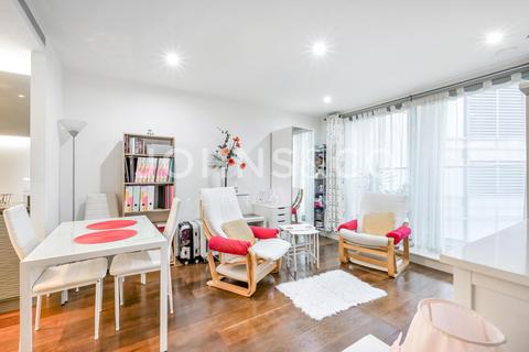 Pan Peninsula Square, Canary Wharf, E14