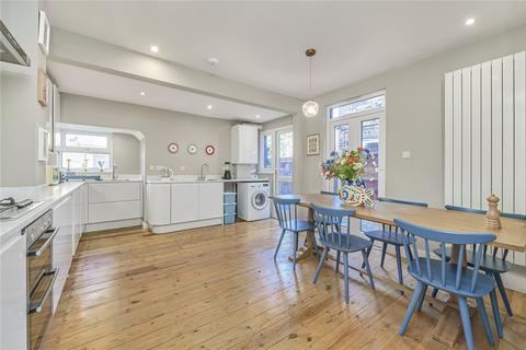 2 bedroom maisonette for sale, Emmanuel Road, London, SW12