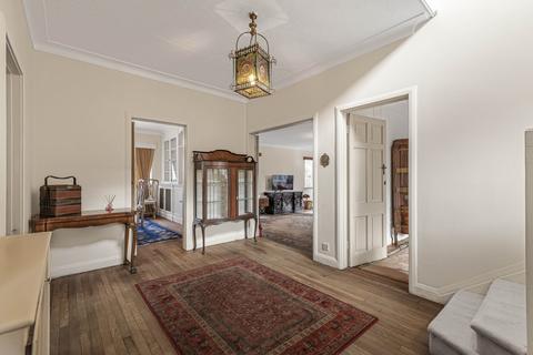 undefined, Dallas Road, London, W5