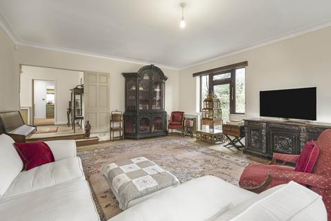 undefined, Dallas Road, London, W5
