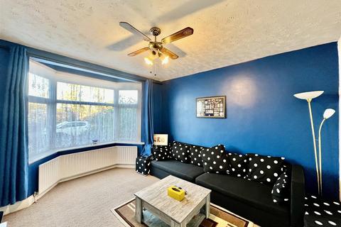 3 bedroom semi-detached house for sale, North Hyde Lane, Norwood Green UB2