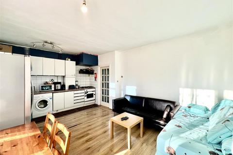 3 bedroom semi-detached house for sale, North Hyde Lane, Norwood Green UB2
