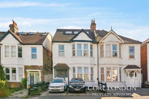 3 bedroom apartment to rent, Lynton Road, Acton, W3