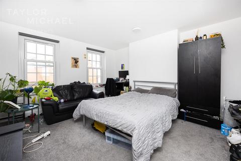 5 bedroom apartment to rent, Melville Road, Hove