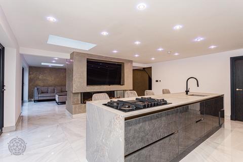 4 bedroom detached house for sale, Shoreswood, Bolton, Greater Manchester, BL1 7DD