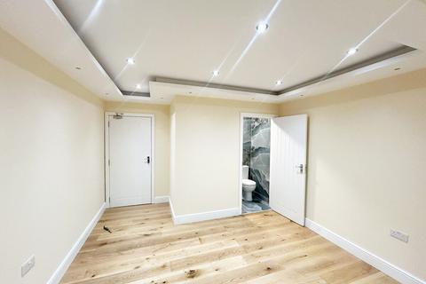 1 bedroom in a house share to rent, Parkside Way, HARROW