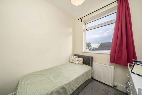 2 bedroom flat to rent, Kingsley Avenue, London W13