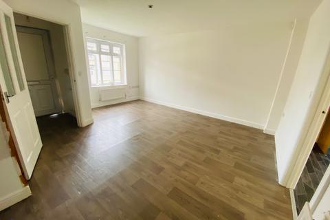 3 bedroom terraced house to rent, School View, Ferryhill, Co. Durham, DL17