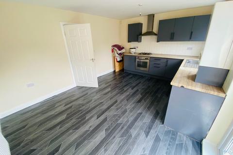 3 bedroom terraced house to rent, School View, Ferryhill, Co. Durham, DL17