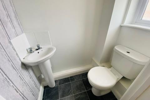 3 bedroom terraced house to rent, School View, Ferryhill, Co. Durham, DL17