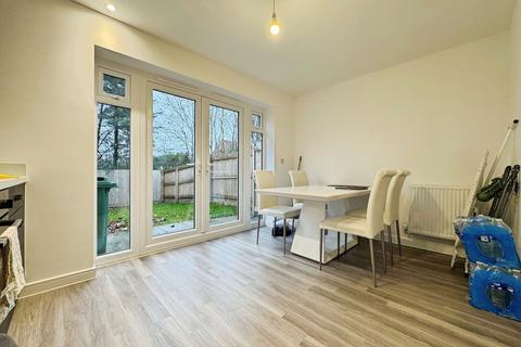 2 bedroom semi-detached house to rent, Pheasant Close, Worksop S81