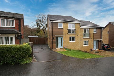 undefined, Clos y Carw, Llantwit Fardre, CF38 2BP